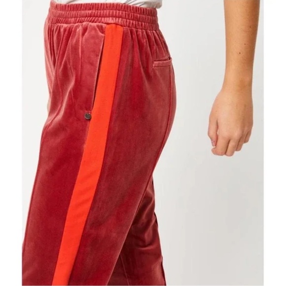 Scotch & Soda The Peaks Red Track Pant-
Sweatpants Size Medium - Picture 2 of 13